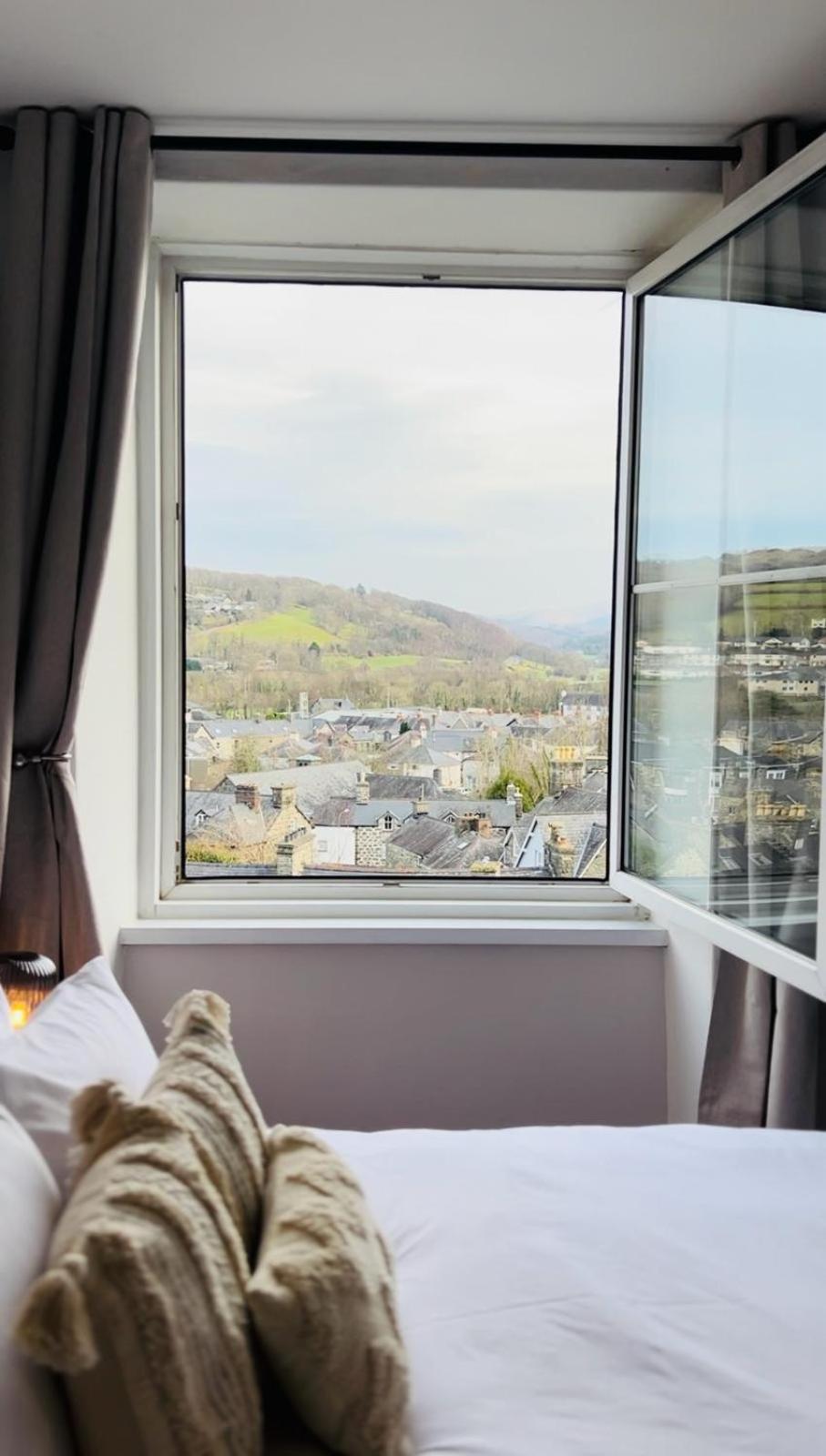 Dolgellau Grand Heights Apt ภายนอก รูปภาพ