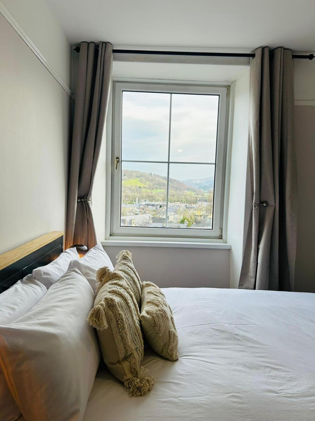 Dolgellau Grand Heights Apt ภายนอก รูปภาพ